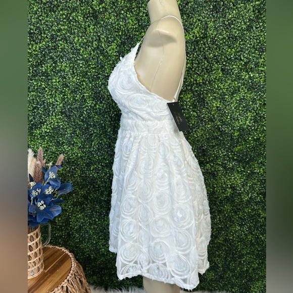 White textured open back dress nwt - Picture 4 of 12